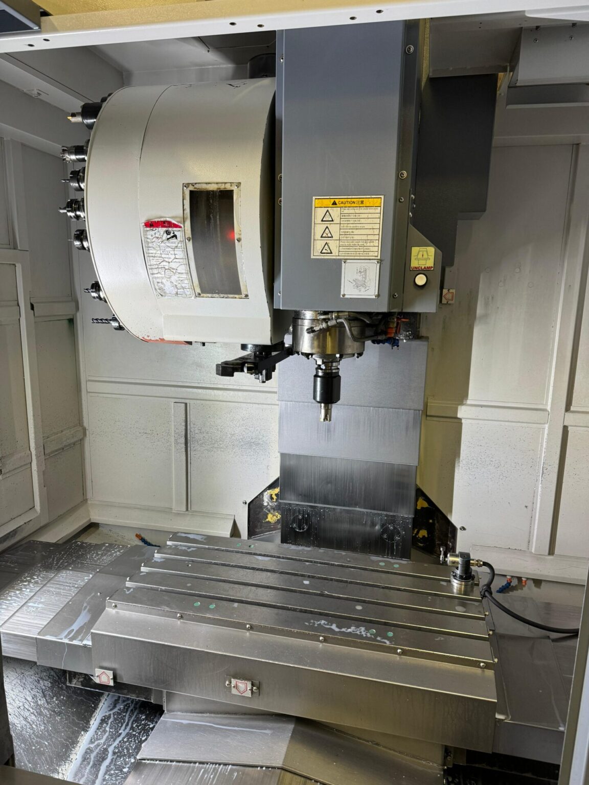 CNC vertikální obráběcí centrum Dugard 760XP Sedlacek Trade s r o