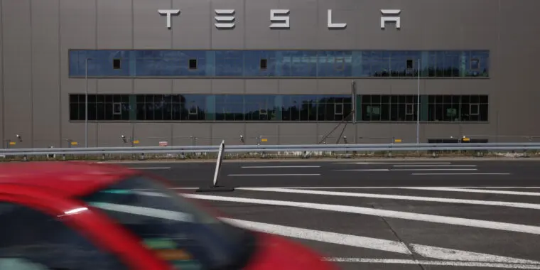 Tesla workers in Germany complain about home visits from their bosses