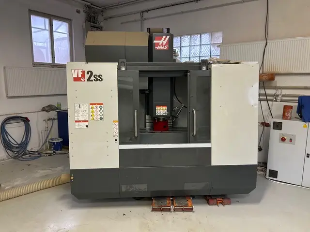 Centro de mecanizado vertical HAAS VF2 SS Eficiencia y rendimiento al más alto nivel